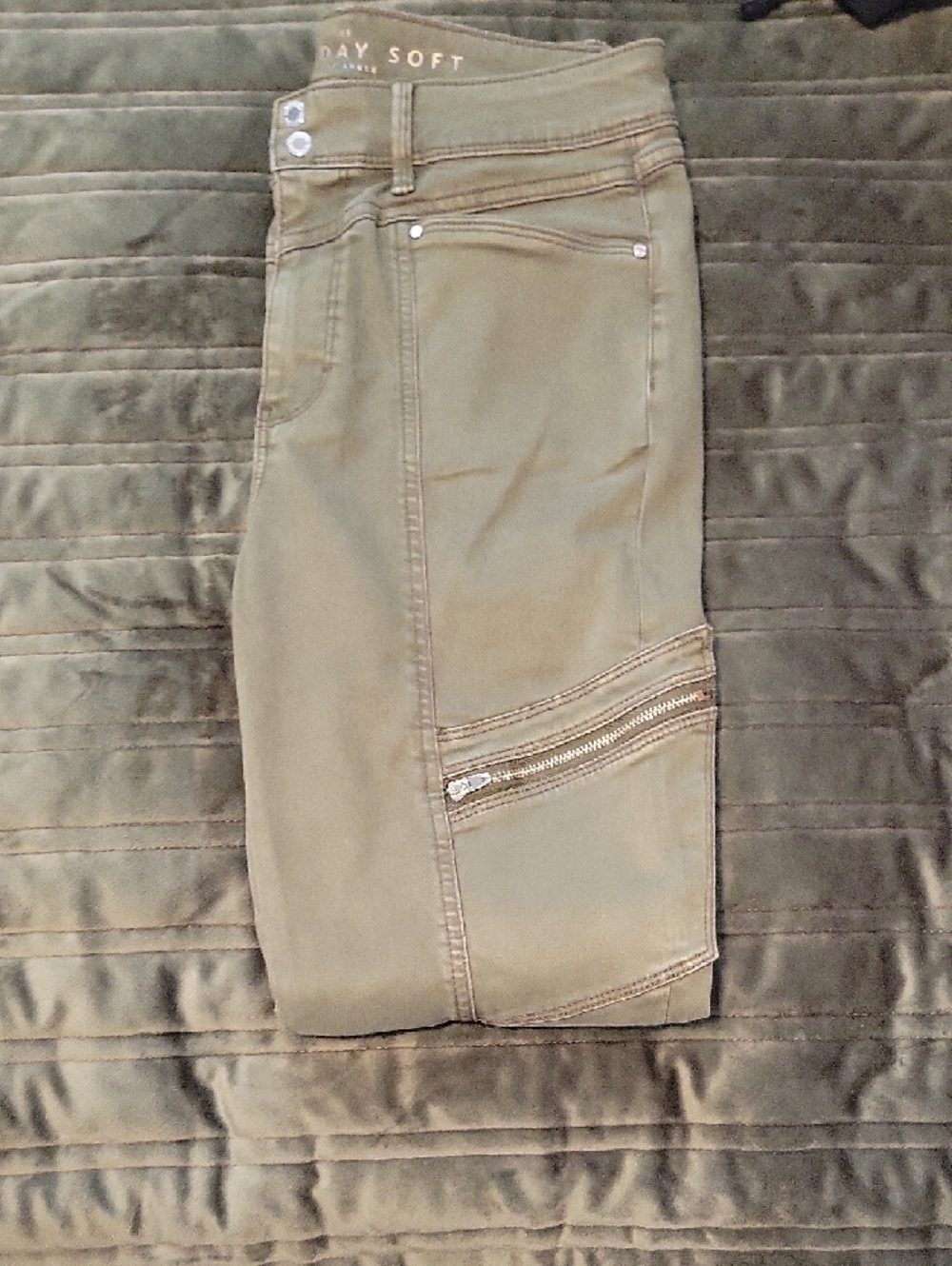 WHBM Everyday Soft Olive Green Skinny Ankle Pants